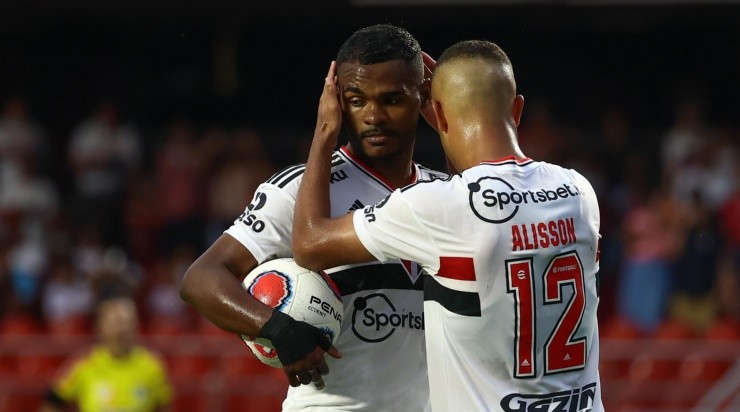 Marcello Zambrana/AGIF - Apesar das críticas, Nikão tem sido um dos melhores jogadores nas estatísticas