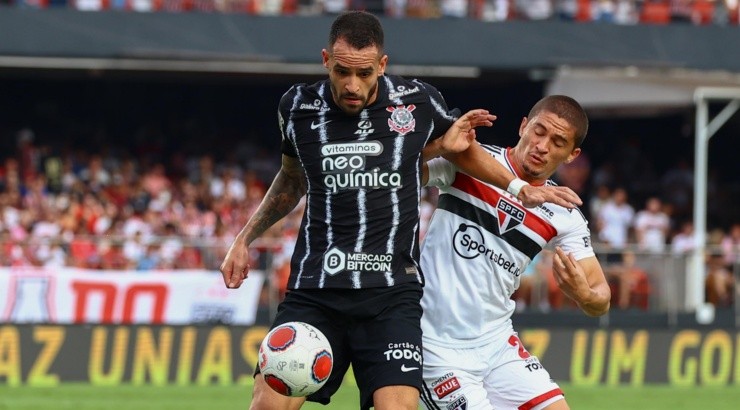 Foto: Marcello Zambrana/AGIF - Camisa 8 não foi bem atuando improvisado. Foto: Marcello Zambrana/AGIF - Camisa 8 não foi bem atuando improvisado.