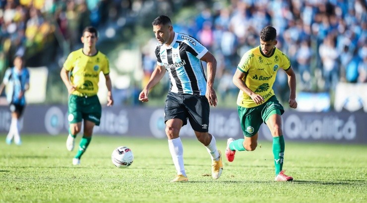 Foto: Lucas Uebel/Grêmio/Divulgação - Diego Souza: dúvida para o jogo do final de semana