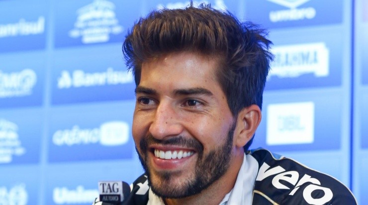 Foto: Lucas Uebel/Grêmio - Meio-campista vem se firmando entre os 11.