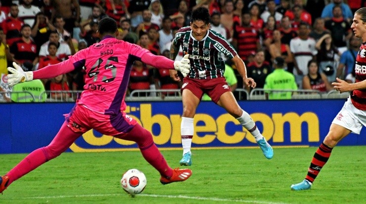 FOTO: MAILSON SANTANA/FLUMINENSE FC/DIVULGAÇÃO - Cano marcou duas vezes para garantir a vitória do Tricolor na ida da decisão estadual