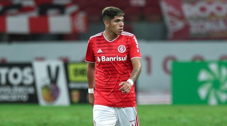 Foto: Fernando Alves/AGIF - Sem espaço no Inter, Palacios foi procurado pelo Vasco