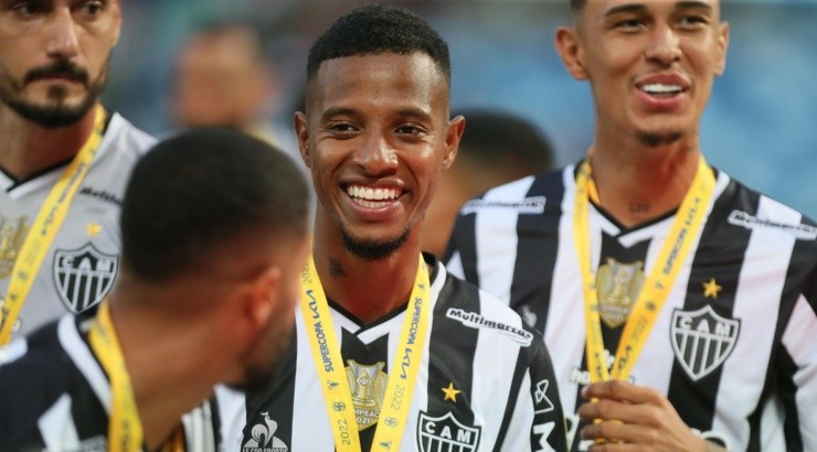 Foto: Gil Gomes/AGIF - Tchê Tchê não deve sair de imediato. Foto: Gil Gomes/AGIF - Tchê Tchê não deve sair de imediato.