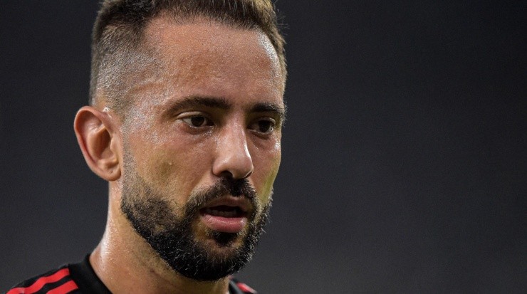 Foto: Thiago Ribeiro/AGIF - Everton Ribeiro também deve deixar o Flamengo. Foto: Thiago Ribeiro/AGIF - Everton Ribeiro também deve deixar o Flamengo.