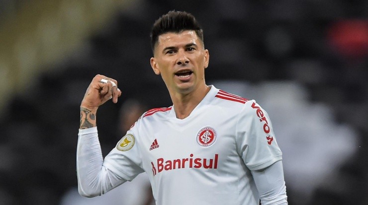  Foto: Thiago Ribeiro/AGIF - Cuesta jogará no Botafogo em 2022.