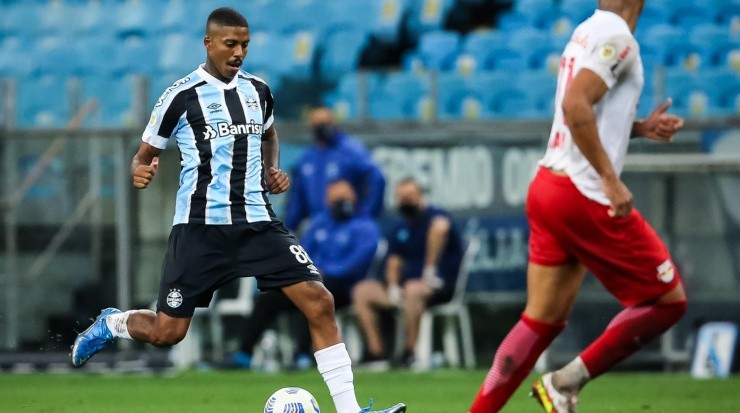Pedro H. Tesch/AGIF - Jean já chega como um dos principais jogadores do Avaí Pedro H. Tesch/AGIF - Jean já chega como um dos principais jogadores do Avaí