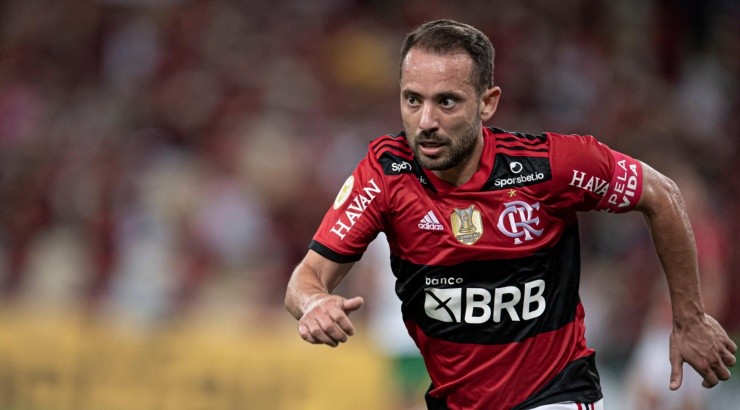 Foto: Jorge Rodrigues/AGIF - Everton Ribeiro interessa ao Internacional.