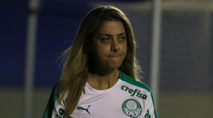 Foto: Heber Gomes/AGIF - Leila vem sendo cobrada pelos torcedores. Foto: Heber Gomes/AGIF - Leila vem sendo cobrada pelos torcedores.