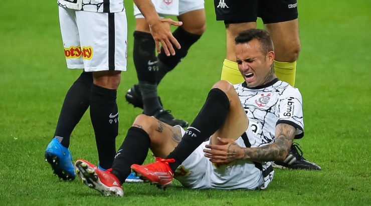 Foto: Pedro H. Tesch/AGIF - Camisa 7 não fez valer o investimento.