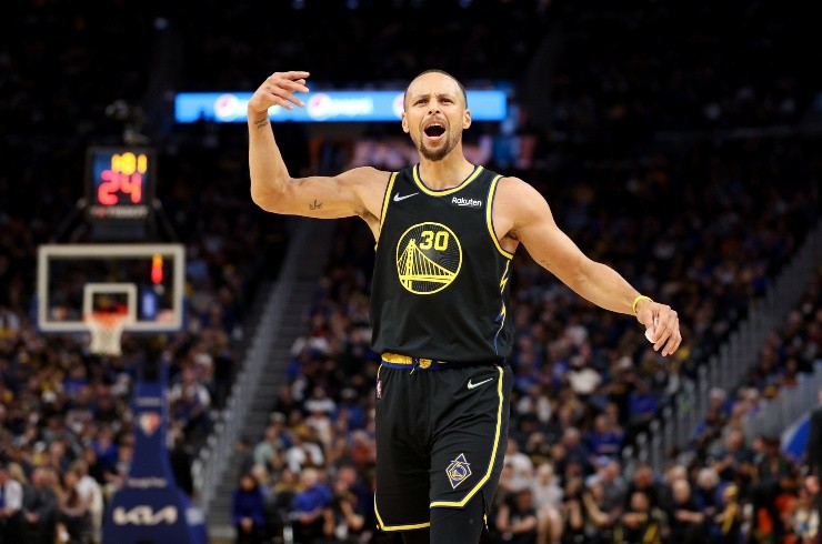 Ezra Shaw/Getty Images - Stephen Curry, em quadra nesta sábado (16) Ezra Shaw/Getty Images - Stephen Curry, em quadra nesta sábado (16)