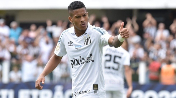 Foto: Divulgação/Santos - Ângelo: em alta na avaliação do treinador santista