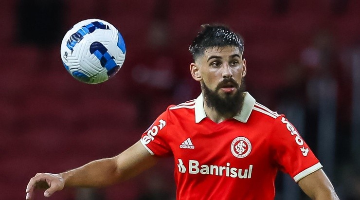 Foto: Pedro H. Tesch/AGIF - Zagueiro desperta interesse dos europeus.