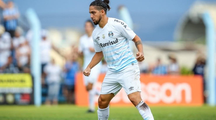 Foto: Pedro H. Tesch/AGIF - Benítez: perdeu espaço com Roger Machado no Grêmio