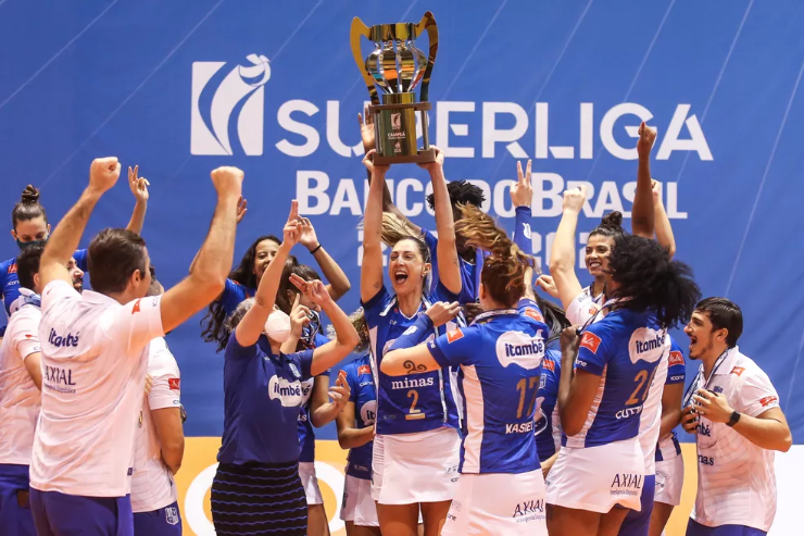 Na última temporada, o Minas venceu o Praia Clube na decisão da Superliga — Foto: Wander Roberto/Inovafoto/CBV