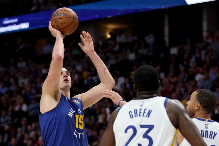 Matthew Stockman/Getty Images - Nikola Jokic, cestinha do jogo três Matthew Stockman/Getty Images - Nikola Jokic, cestinha do jogo três