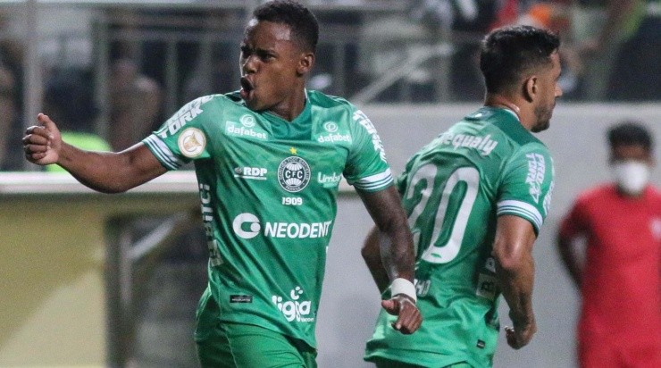 Foto: Fernando Moreno/AGIF - O atacante foi decisivo para o Coritiba contra o Atlético