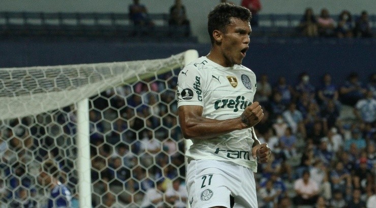 Foto: API/AGIF - Veron fez o 2º gol da partida.