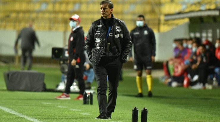 Foto: Ivan Storti/Santos FC/Divulgação - Bustos: admitiu o problema na equipe