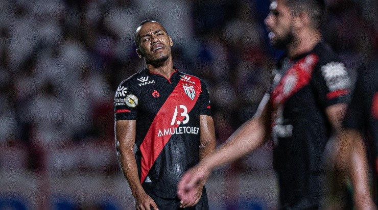 Heber Gomes/AGIF - Marlon deve estar de saída do Atlético-GO. 