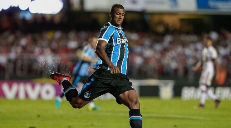 Marcello Zambrana/AGIF - Walace em atuação pelo Grêmio. 