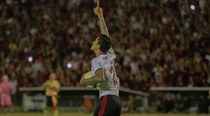 Foto: Aldo Carvalho/AGIF - Pedro ajudou diretamente na virada do Flamengo.