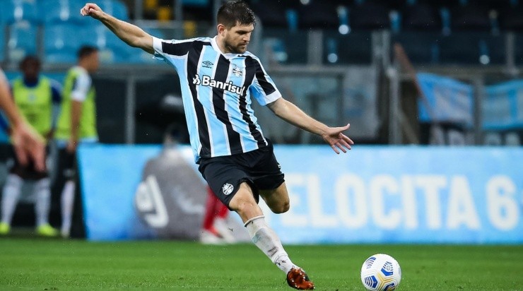 Foto: Pedro H. Tesch/AGIF - O contrato de Kannemann termina no final do ano