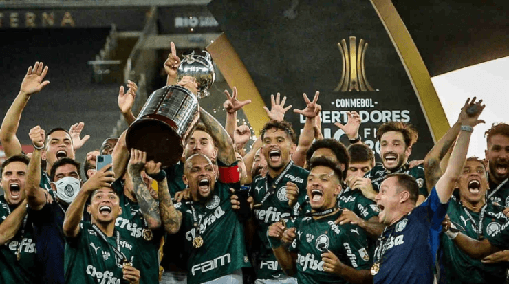O Palmeiras bateu o Flamengo por 2 a 1 em Montevidéu e ficou com o tricampeonato da Copa Libertadores. Foto: César Greco/ Palmeiras