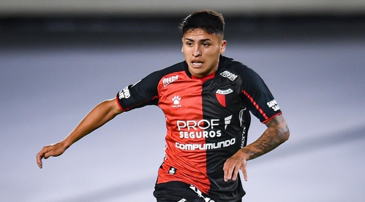 (Photo by Marcelo Endelli/Getty Images) - Jovem é tratado como joia na Argentina.
