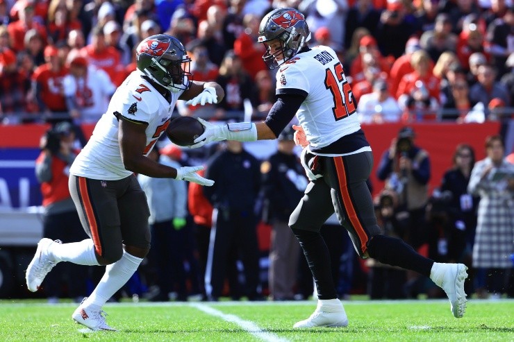 Mike Ehrmann/Getty Images - Buccaneers em jogo na temporada passada