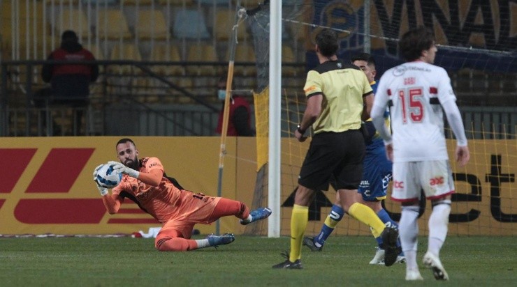 Foto: Rubens Chiri/Saopaulofc.net/Divulgação - O goleiro realizou boas intervenções para garantir o empate em 0x0