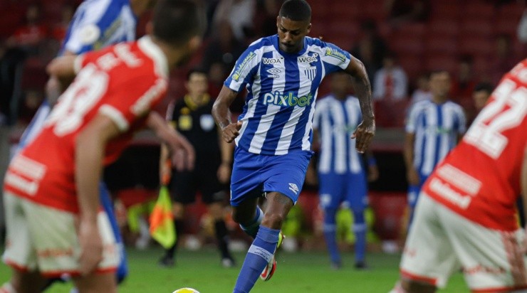 Foto: Maxi Franzoi/AGIF - O meia foi cedido ao Avaí até o fim do ano Foto: Maxi Franzoi/AGIF - O meia foi cedido ao Avaí até o fim do ano