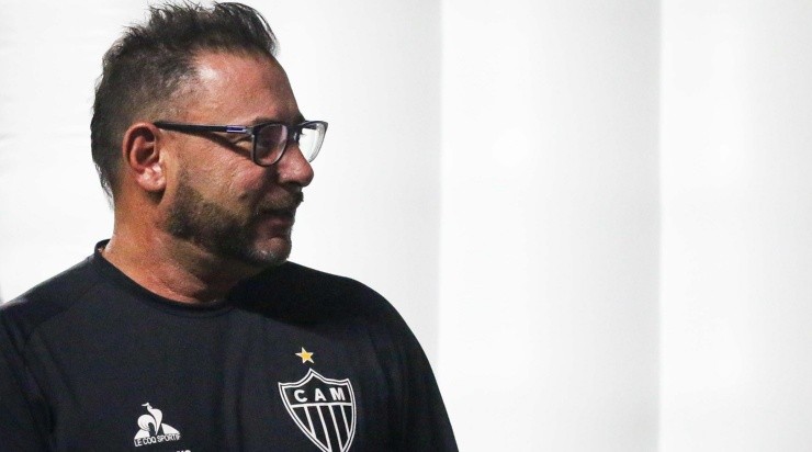 Foto: Fernando Moreno/AGIF - O treinador argentino pode acabar demitido do Galo