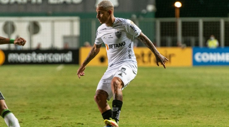 Foto: Alessandra Torres/AGIF - Arana: lateral retorna após cumprir suspensão