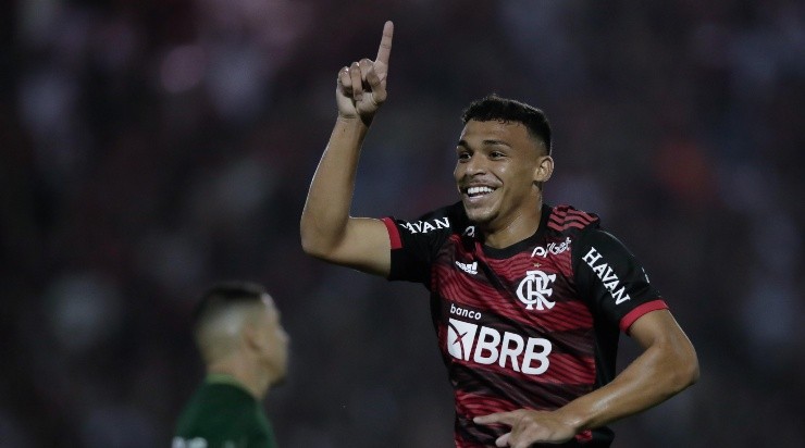 Foto: AGIF/AGIF - Victor Hugo foi elogiado por Paulo Sousa.