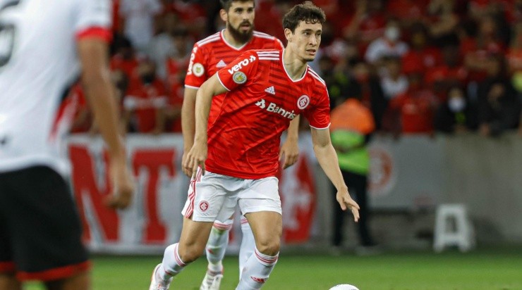 Foto: Maxi Franzoi/AGIF - Rodrigo Dourado: volante do Inter tem moral com o treinador