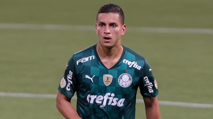 Foto: Marcello Zambrana/AGIF - Renan ainda está vinculado ao Palmeiras.