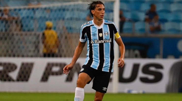 Maxi Franzoi/AGIF - Geromel foi alvo de elogios de Renato. 