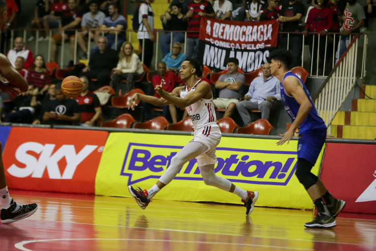 Paula Reis /CRF e Bruno Lorenzo - Flamengo e Minas disputam a segunda semifinal