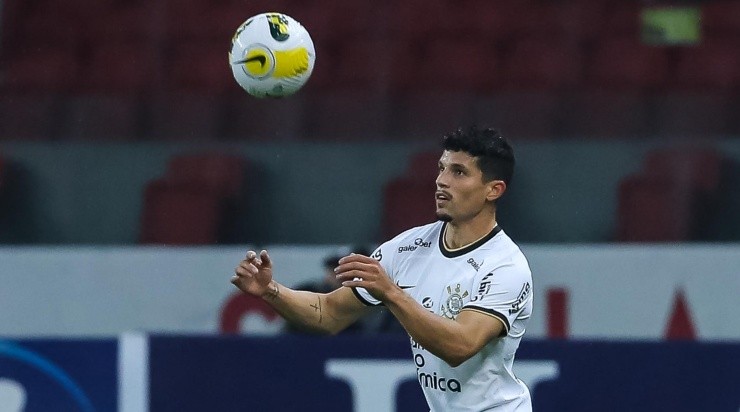 Foto: Pedro H. Tesch/AGIF - Lateral foi acusado pelo rival.