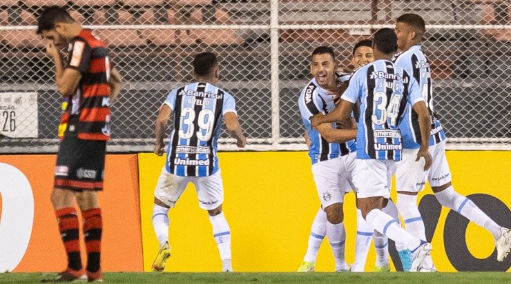 Foto: Diogo Reis/AGIF - Grêmio marcou com Diego Souza, mas depois sofreu o empate.