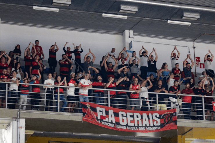  Helena Petry/CRF - Torcida do Flamengo, em Minas Gerais