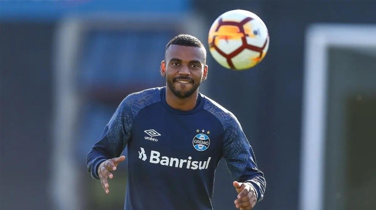 Foto: Lucas Uebel/Grêmio/Divulgação - Léo Gomes: quase 3 anos se recuperando de lesão