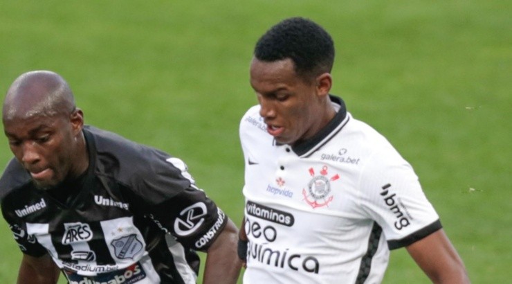 Foto: Marcello Zambrana/AGIF - Cauê não convenceu Sylvinho.