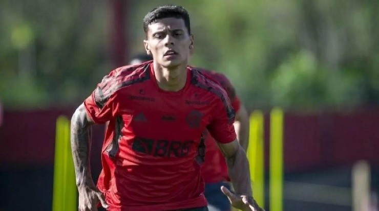 Foto: Marcelo Cortes/CRF - Richard Ríos não deve ser usado pelo Flamengo.
