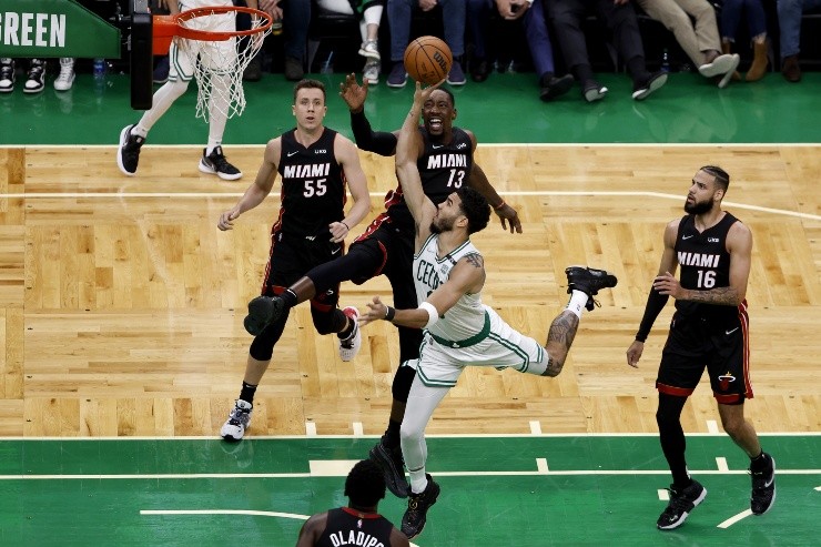 Winslow Townson/Getty Images - Heat e Celtics em ação pela final de conferência