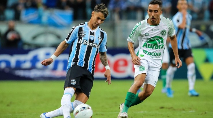 Foto: Pedro H. Tesch/AGIF - Ferreira: atacante vem se recuperando de lesão Foto: Pedro H. Tesch/AGIF - Ferreira: atacante vem se recuperando de lesão