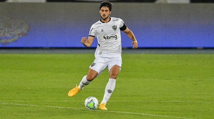 Foto: Thiago Ribeiro/AGIF - O atual contrato do defensor encerra em dezembro