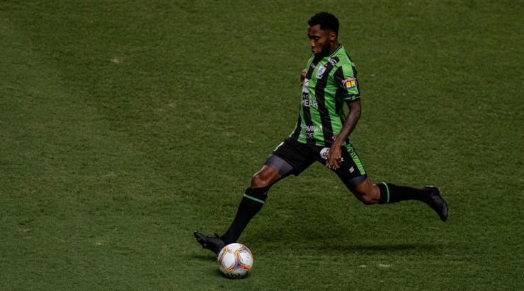 Alessandra Torres/AGIF - Sávio em ação pelo América-MG. 