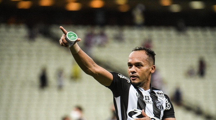 Bruno Pacheco também volta a ficar à disposição de Dorival Júnior. Foto:     Kely Pereira/AGIF