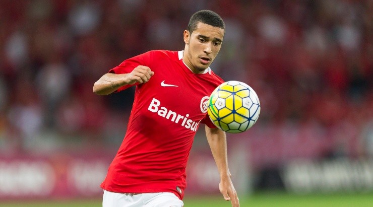 Jeferson Guareze/AGIF - William ainda pelo Internacional. 